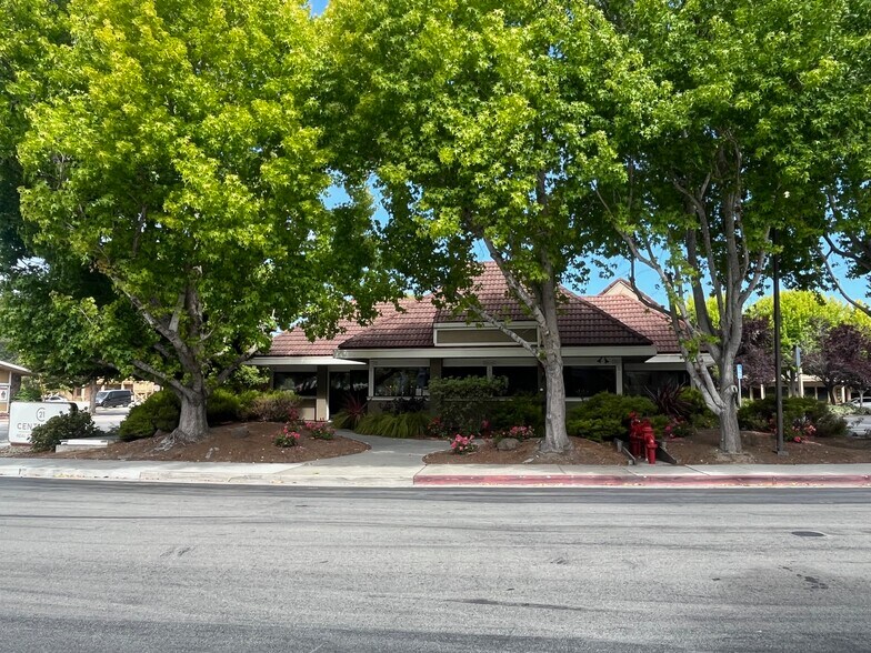 828 Bay Ave, Capitola, CA à louer - Photo de l’immeuble – Image 3 sur 3