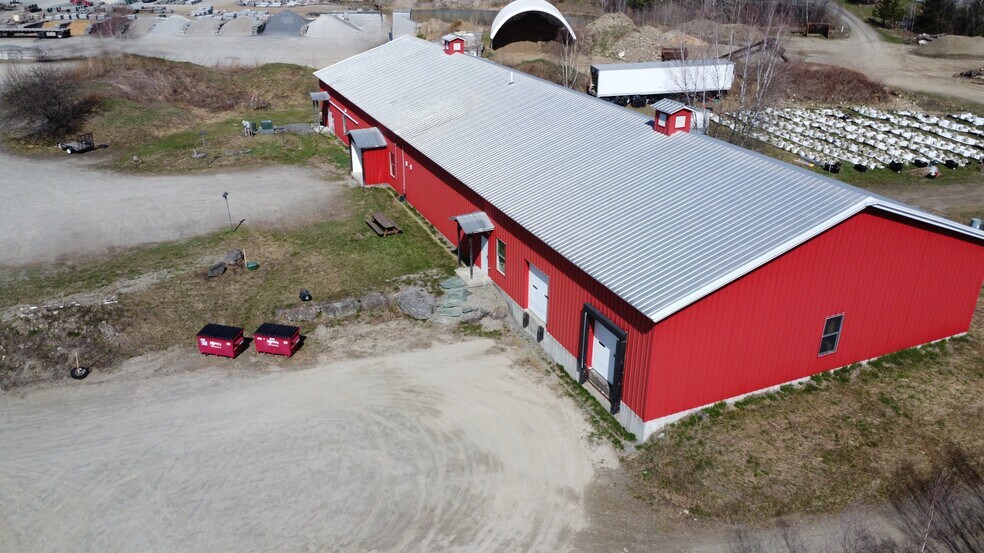 76 Deer Run Ln, Hyde Park, VT à vendre - Photo de l’immeuble – Image 3 sur 11