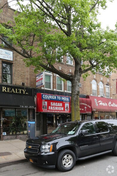 7912 5th Ave, Brooklyn, NY à louer - Photo de l’immeuble – Image 3 sur 4