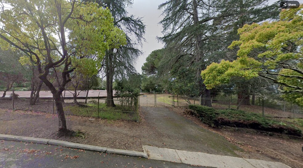 000 Bullard Dr, Oakland, CA à vendre - Photo principale – Image 2 sur 6