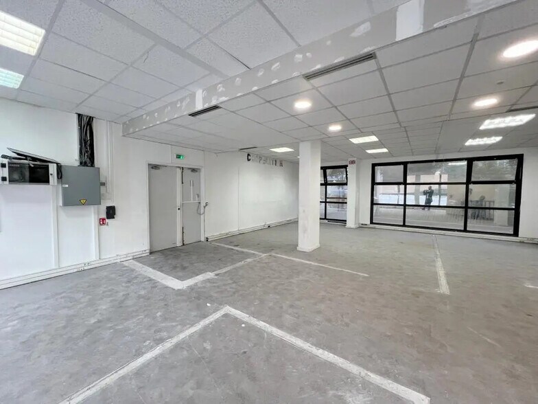 6 Boulevard Bineau, Levallois-Perret à louer - Photo de l’immeuble – Image 3 sur 14