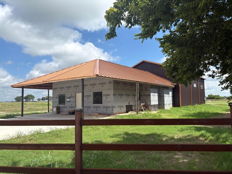 16100 S Highway 77, Italy, TX à vendre - Photo de l’immeuble – Image 2 sur 23