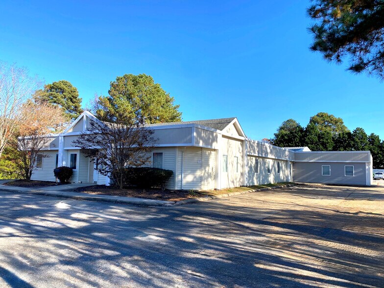 1100 Indian Lakes Blvd, Virginia Beach, VA à vendre - Photo de l’immeuble – Image 1 sur 2