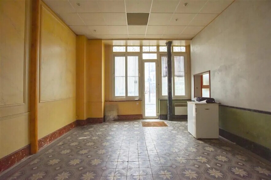 Local commercial dans Paris à louer - Photo de l’immeuble – Image 1 sur 9