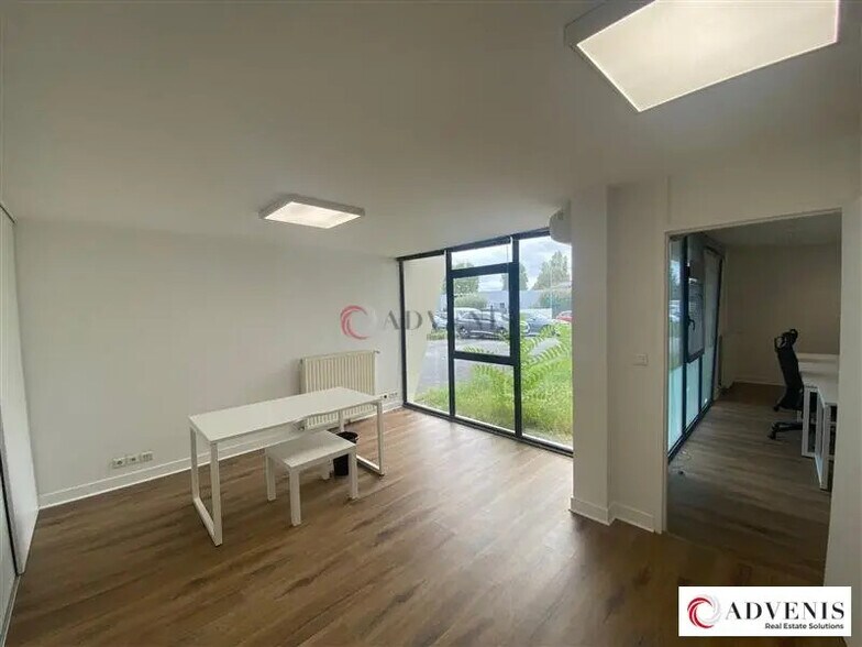 Bureau dans Bruges à louer - Photo de l’immeuble – Image 3 sur 12