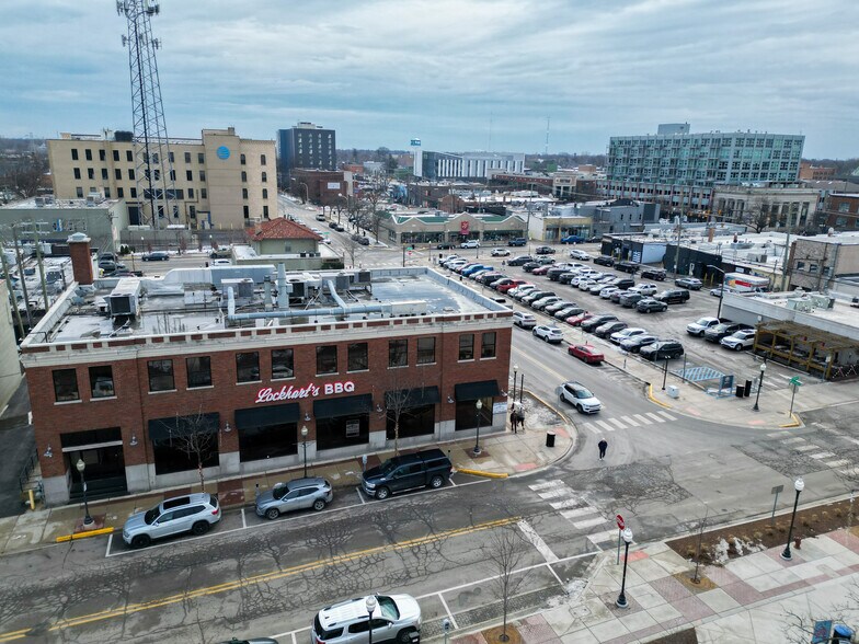 202 E 3rd St, Royal Oak, MI à louer - Photo de l’immeuble – Image 2 sur 10