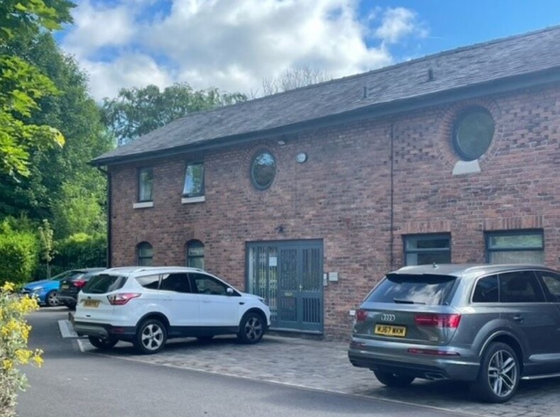 283 Ashley Rd, Altrincham à louer - Photo principale – Image 1 sur 3