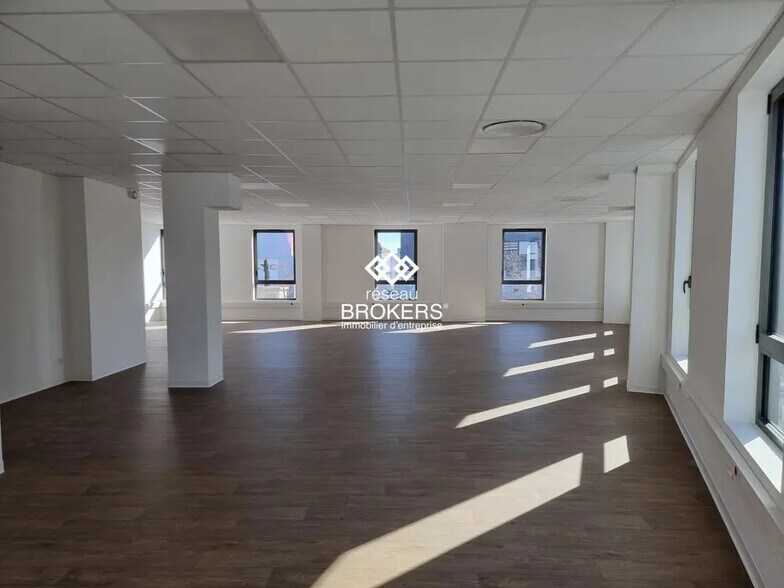 Bureau dans Montpellier à louer - Photo de l’immeuble – Image 2 sur 11