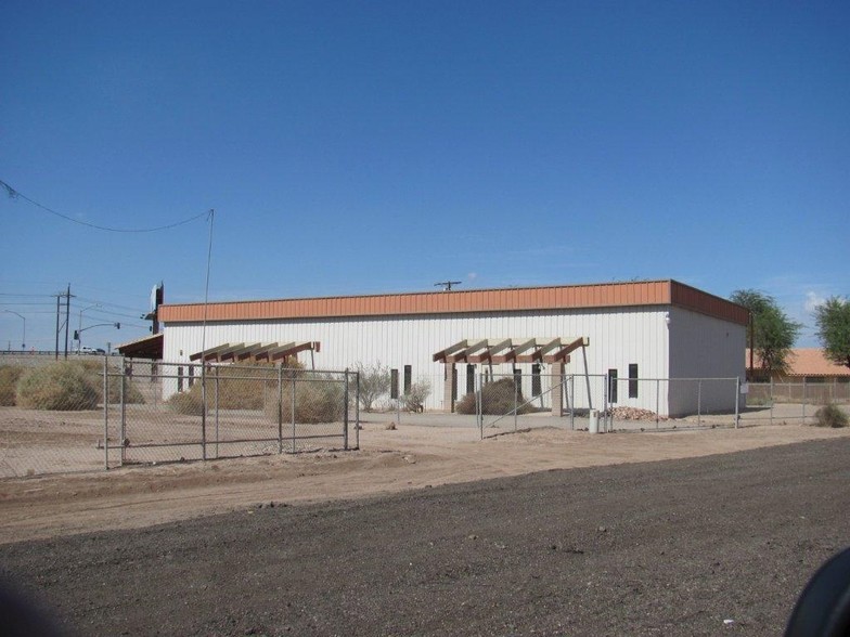 2350 Weakley St, El Centro, CA à louer - Photo de l’immeuble – Image 1 sur 3