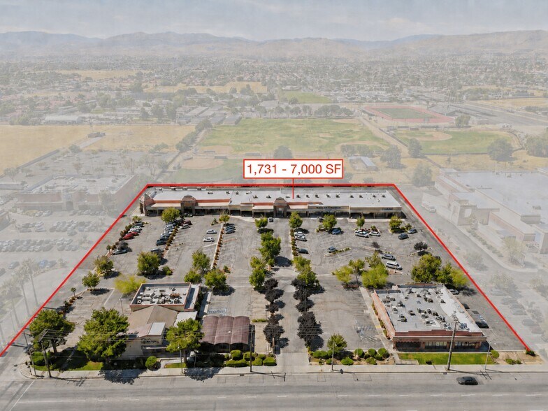 2140 E Palmdale Blvd, Palmdale, CA à louer - Photo de l’immeuble – Image 1 sur 25