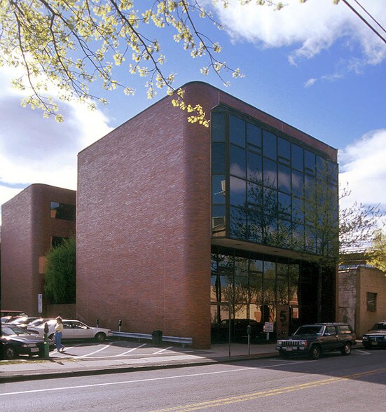 5 Waller Ave, White Plains, NY à louer - Photo de l’immeuble – Image 2 sur 13