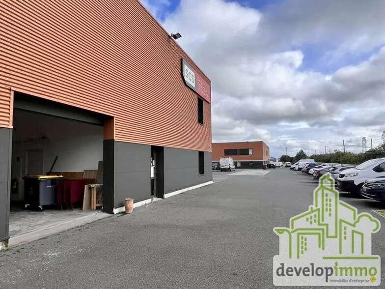 Local d’activités dans Mondeville à louer - Photo de l’immeuble – Image 2 sur 12