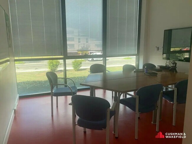 Plus de détails pour Bureau à louer