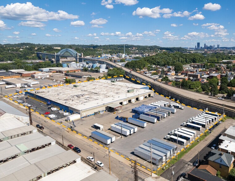 400 Graham St, McKees Rocks, PA à louer - Photo de l’immeuble – Image 1 sur 10