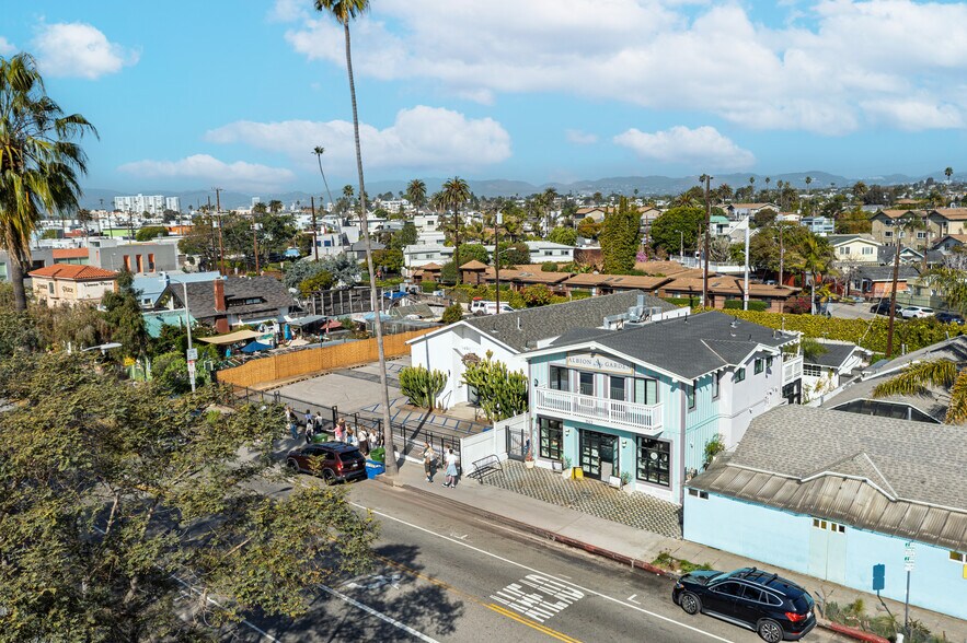 1043 Abbot Kinney Blvd, Venice, CA à vendre - Photo de l’immeuble – Image 2 sur 6