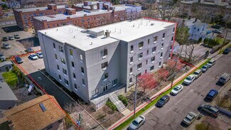 Plus de détails pour 479 Front St, Hempstead, NY - Logement à vendre