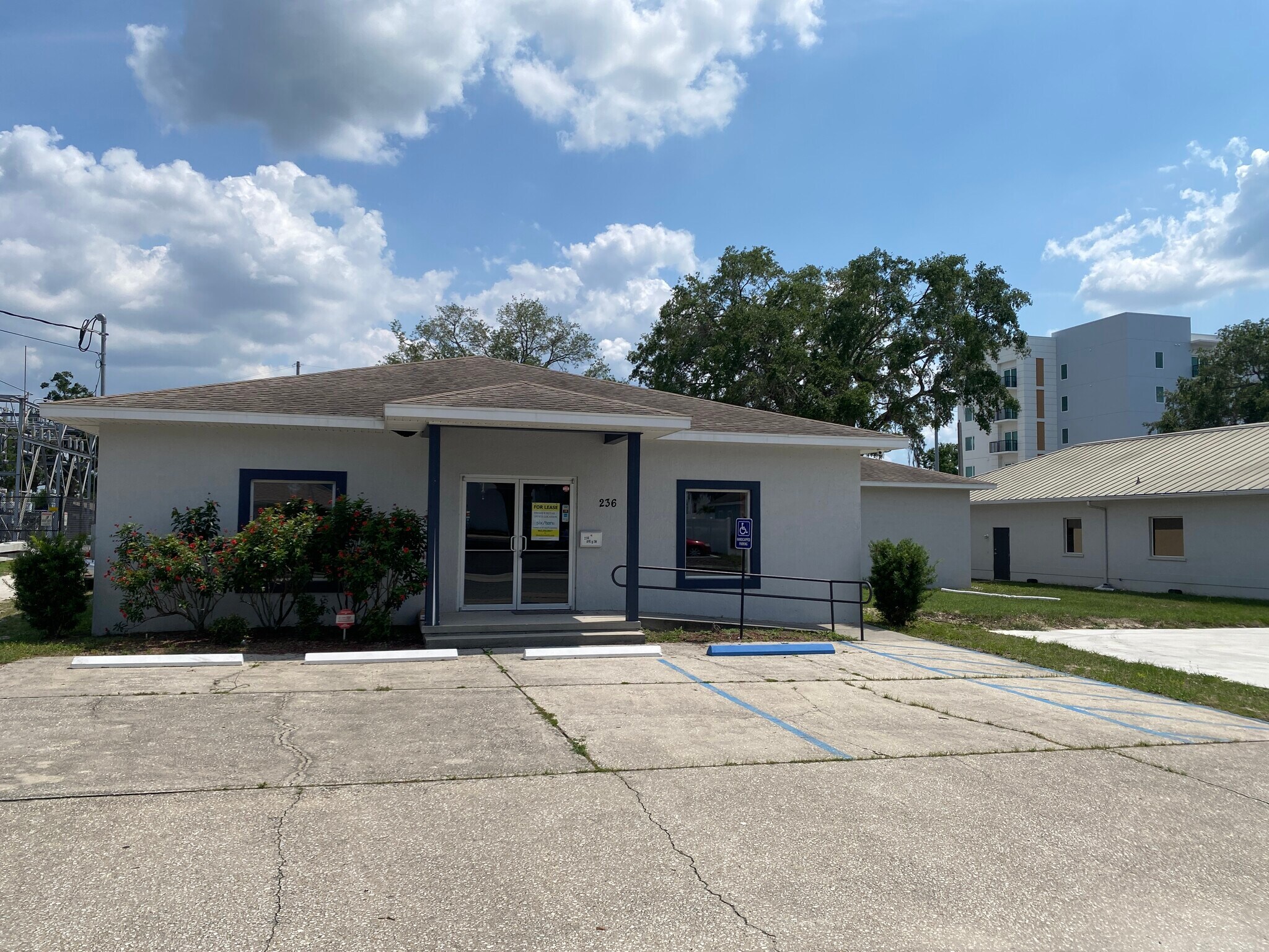 236 Avenue D SW, Winter Haven, FL à louer Photo de l’immeuble– Image 1 sur 8