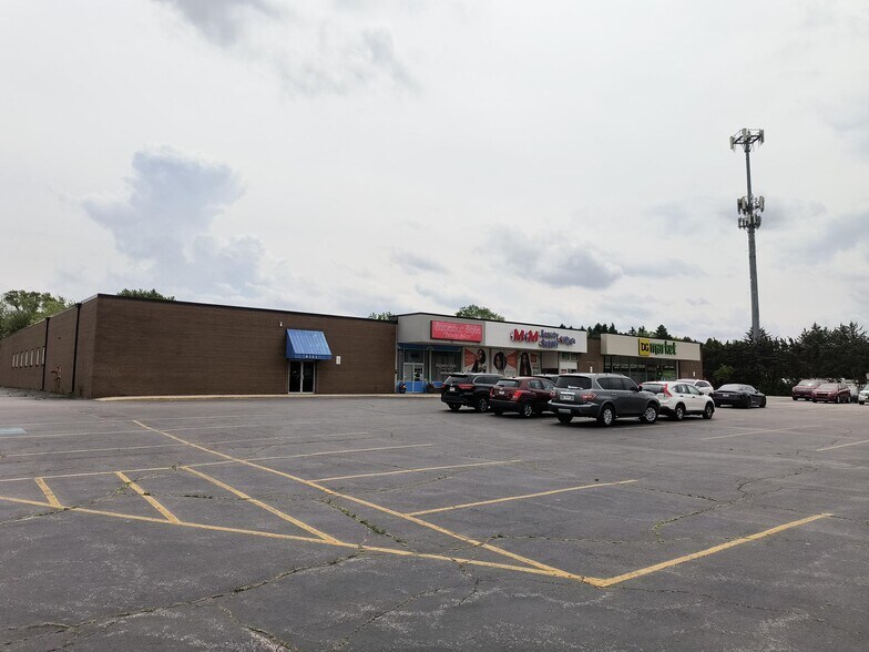 6161 Cleveland St, Merrillville, IN à louer - Photo de l’immeuble – Image 3 sur 9