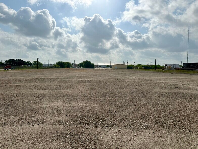 433 N Navigation Blvd, Corpus Christi, TX à louer - Autre – Image 2 sur 7