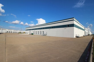 22745 NW Lake Dr, Houston, TX à louer Photo intérieure– Image 2 sur 5