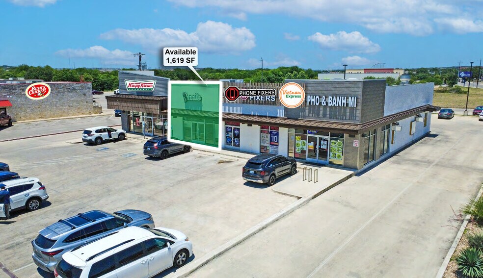 8815 Potranco Rd, San Antonio, TX à louer - Photo principale – Image 1 sur 4
