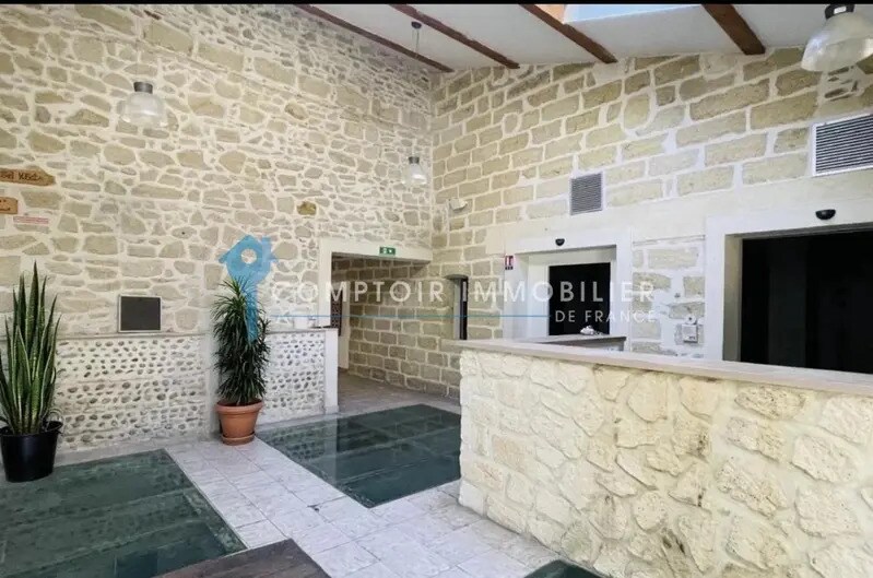 Local commercial dans Aimargues à vendre - Photo de l’immeuble – Image 1 sur 6