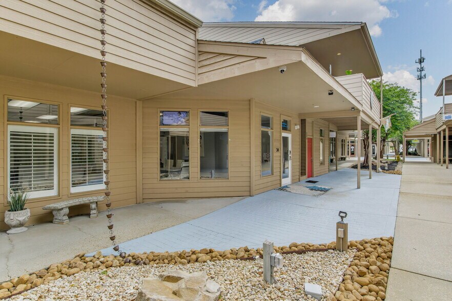 913 Gulf Breeze Pky, Gulf Breeze, FL à vendre - Photo de l’immeuble – Image 2 sur 38