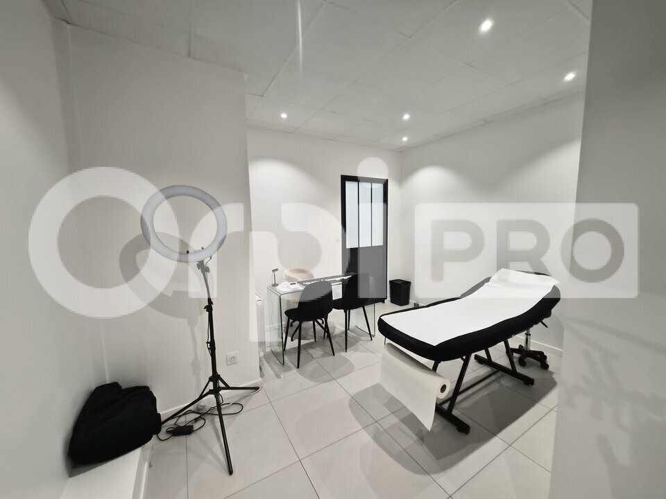 Local commercial dans Reims à louer Photo intérieure– Image 1 sur 12