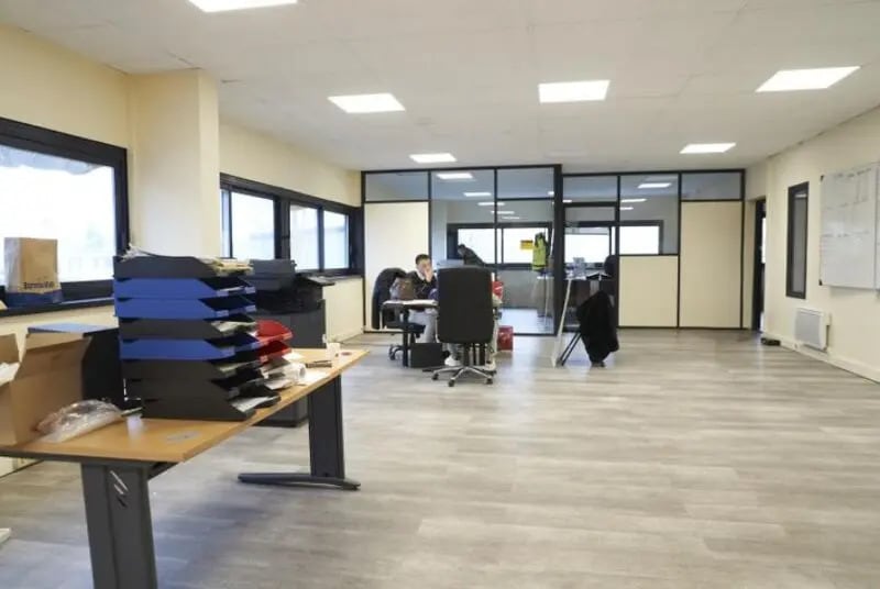 Local d’activités dans Chassieu à louer - Photo intérieure – Image 3 sur 4