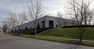 Plus de détails pour 9730 Northcross Center Ct, Huntersville, NC - Local d’activités à vendre