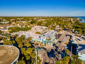 2019 NE Jensen Beach Blvd, Jensen Beach, FL à louer Photo intérieure– Image 2 sur 13