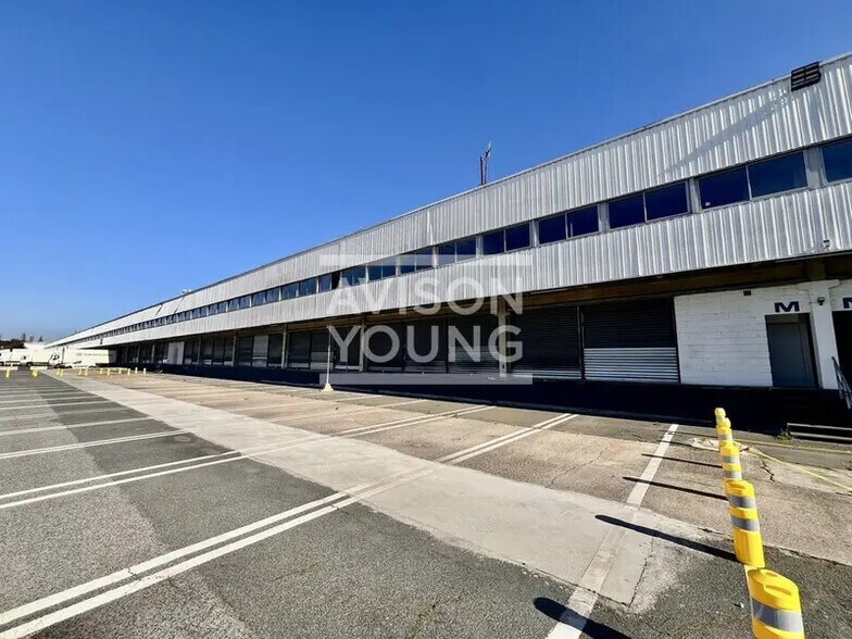 Industriel/Logistique dans Aulnay-sous-Bois à louer - Photo de l’immeuble – Image 1 sur 22