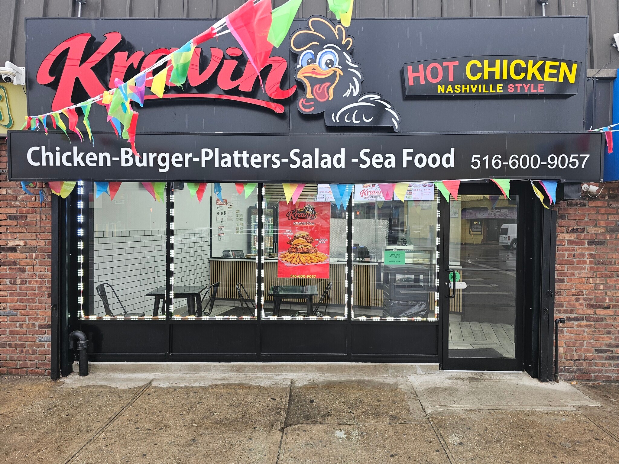 319 Nassau Rd, Roosevelt, NY à louer Photo principale– Image 1 sur 9