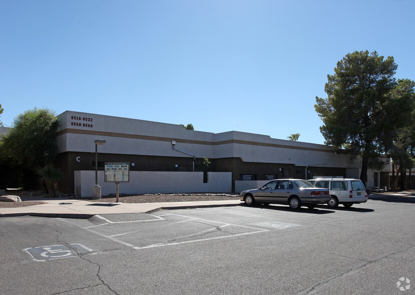 6516-6522 E Carondelet Dr, Tucson, AZ à louer - Photo de l’immeuble – Image 3 sur 3