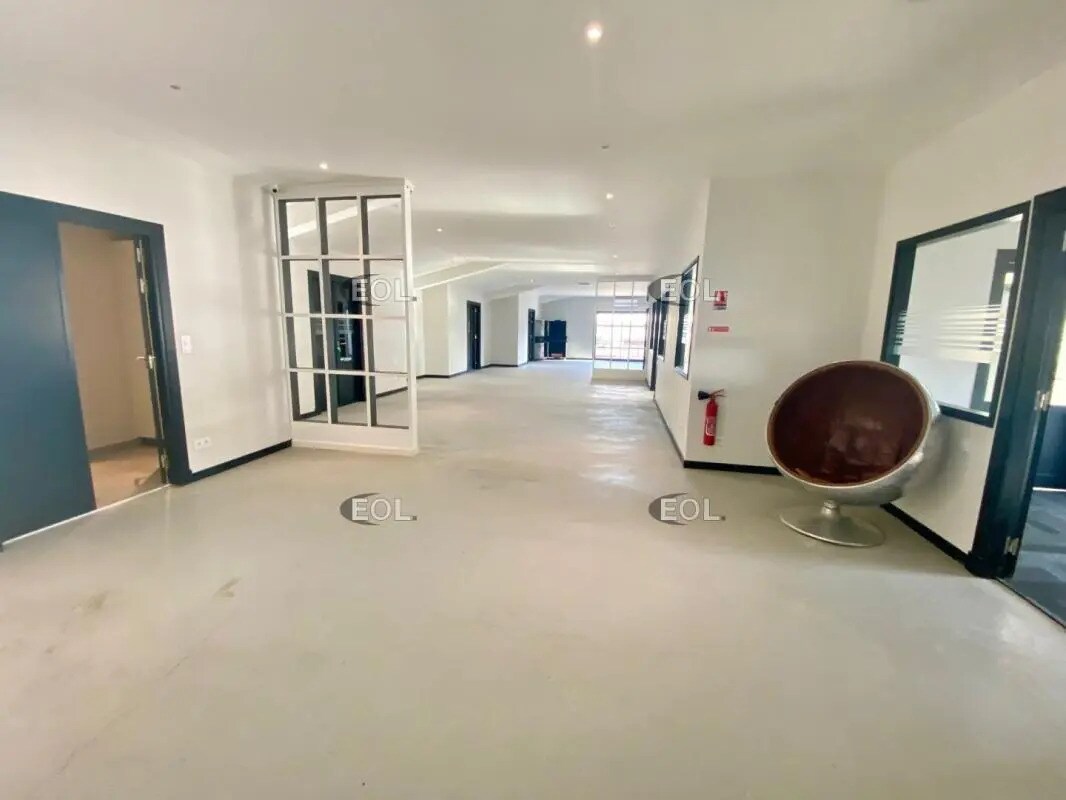 Local d’activités dans Arles à louer Photo de l’immeuble– Image 1 sur 13