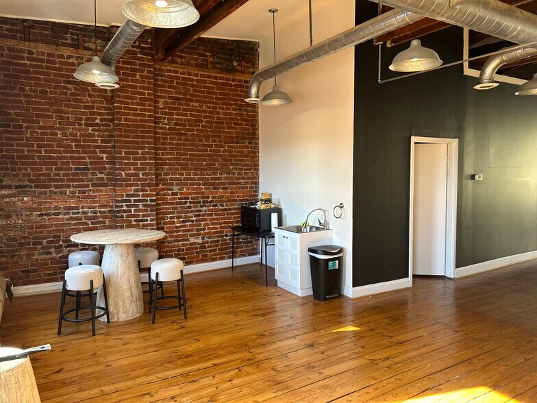 125 E Davis St, Culpeper, VA à louer - Photo de l’immeuble – Image 2 sur 6