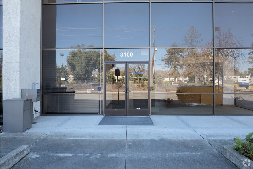 3100 Central Expy, Santa Clara, CA à louer - Photo de l’immeuble – Image 1 sur 9