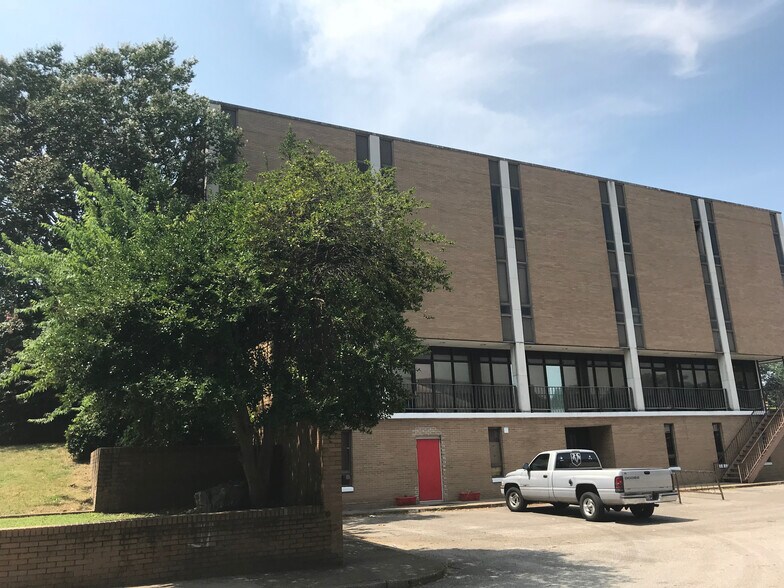 3000 Walnut Grove Rd, Memphis, TN à louer - Photo de l’immeuble – Image 1 sur 1