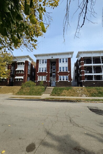 4121-4123 Walnut St, Kansas City, MO à vendre - Photo de l’immeuble – Image 1 sur 11