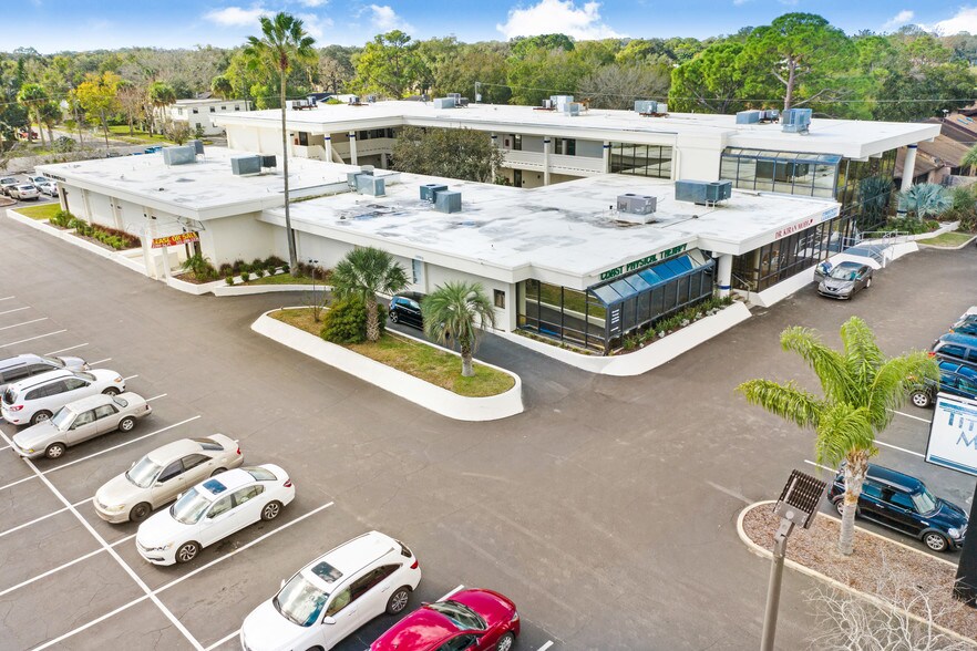 500 N Washington Ave, Titusville, FL à louer - Photo de l’immeuble – Image 2 sur 16