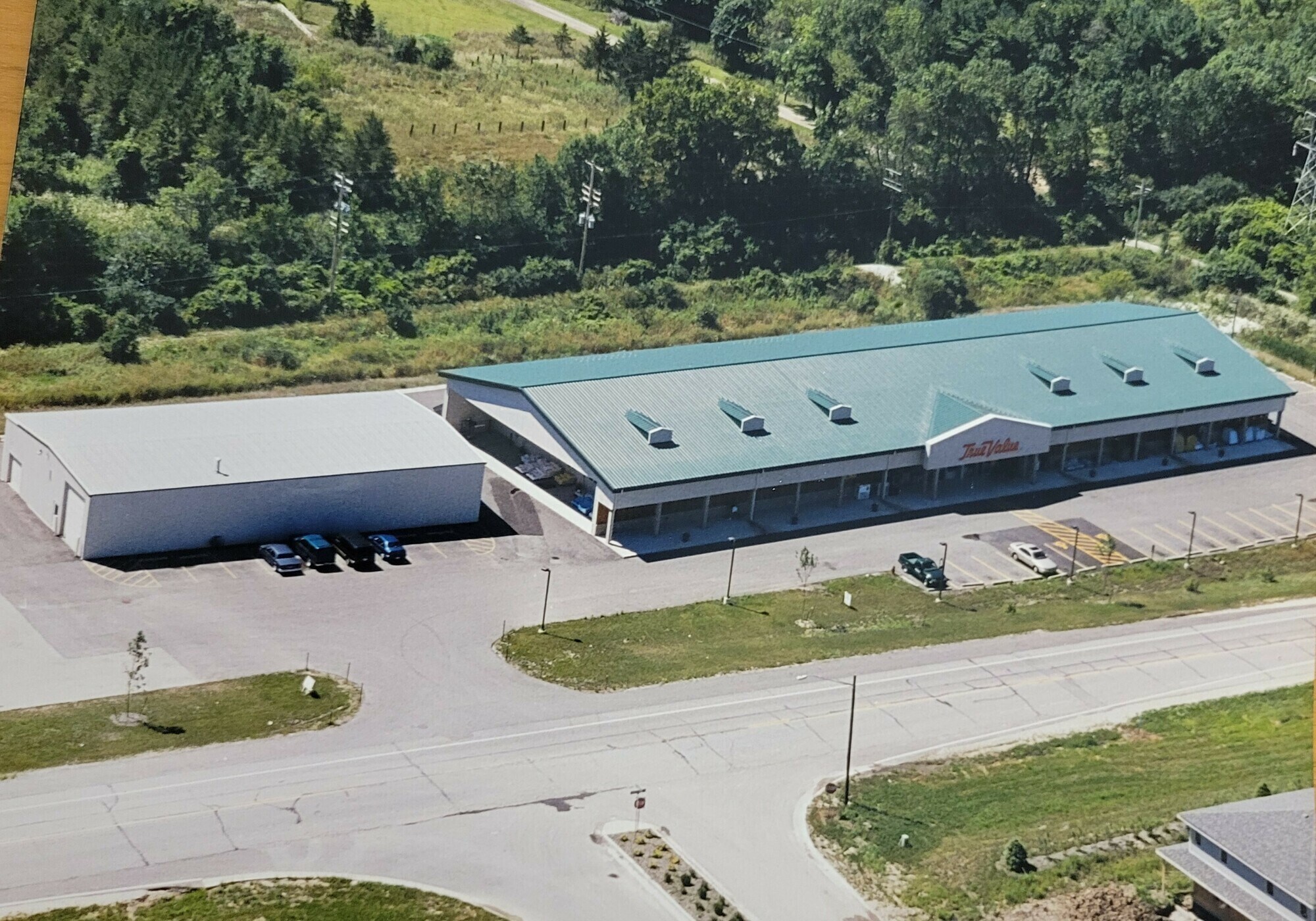 Retail business, real estate and parcel portefeuille de 5 biens à vendre sur LoopNet.fr Photo principale– Image 1 sur 11