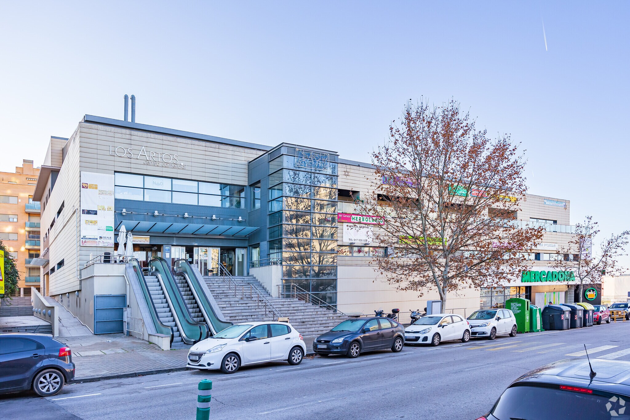 Local commercial dans Rivas-Vaciamadrid, Madrid à vendre Photo principale– Image 1 sur 4