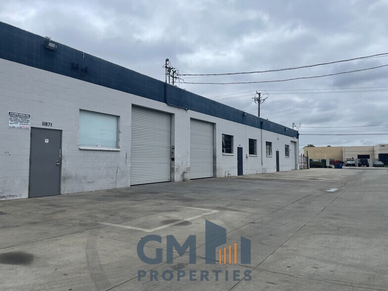 11971 Rivera Rd, Santa Fe Springs, CA à louer - Photo de l’immeuble – Image 1 sur 5