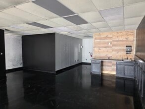 4505 Park Blvd N, Pinellas Park, FL à louer Photo intérieure– Image 1 sur 10