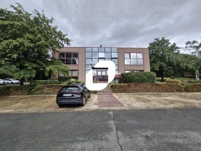 Plus de détails pour 8 Allée Hendrik Lorentz, Champs-sur-Marne - Bureau à louer