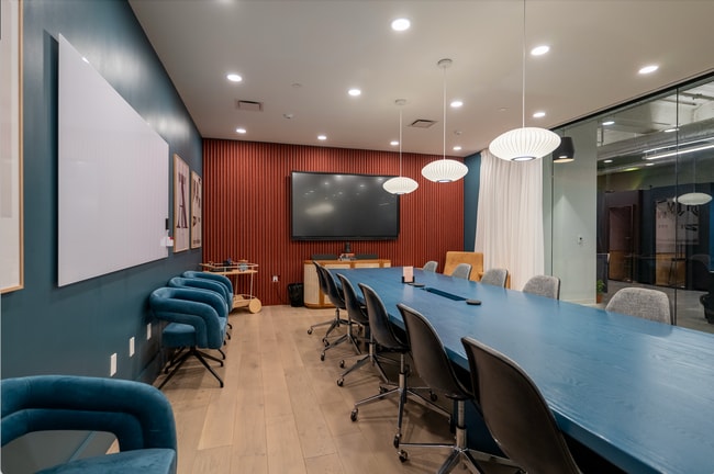 Plus de détails pour 2701 N Thanksgiving Way, Lehi, UT - Coworking à louer
