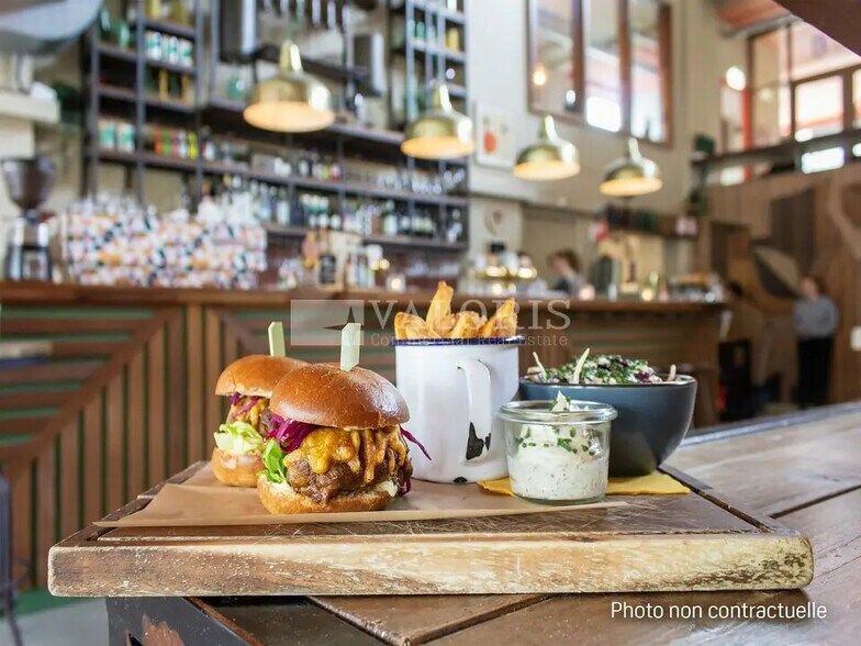 Local commercial dans Mâcon à louer - Photo de l’immeuble – Image 2 sur 5