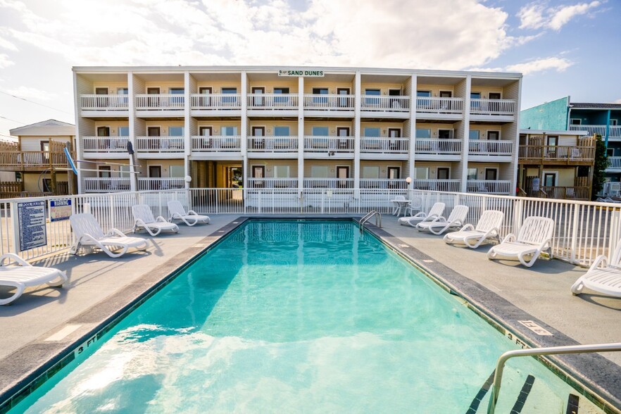 133 Fort Fisher Blvd S, Kure Beach, NC à vendre - Photo principale – Image 1 sur 13