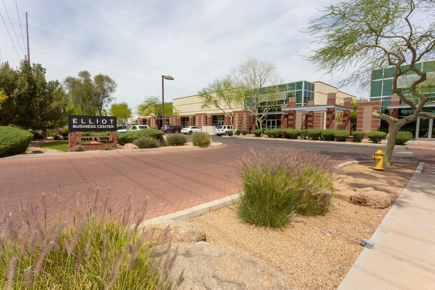 1940 W Elliot Rd, Gilbert, AZ à louer - Photo principale – Image 1 sur 18