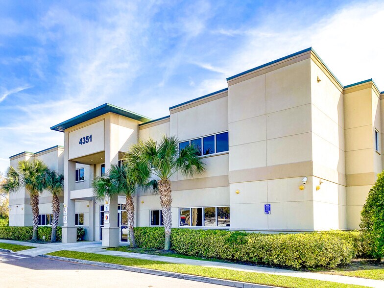 4351 Cortez Rd, Bradenton, FL à vendre - Photo de l’immeuble – Image 2 sur 16